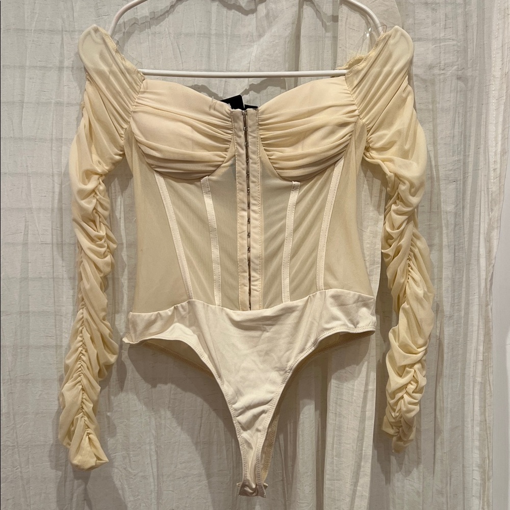 NWT Sexy off the shoulder top size small set